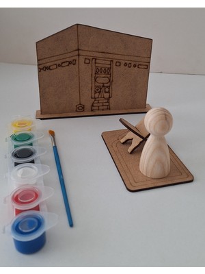 Ebrulisler Peg Bebek Namaz Kılıyorum 1 Ahşap Kabe 1 Seccade 1 Rahle 1 Peg Bebek 1 Fırça 1 Boya Aktivite Seti