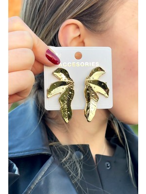 Gold Renk Yaprak Kadın Küpe