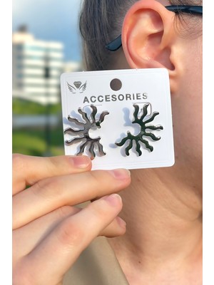 Gümüş Renk Yarım Güneş Kadın Küpe