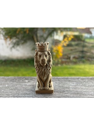 TSC Ahşap Renk Aslan Figürü – Hediyelik Doğal Malzemeli Ev Ofis Masaüstü Aksesuarı 15 cm