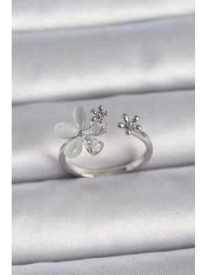 Shopwave Pirinç Gümüş Renk Ayarlanabilir Zirkon Taşlı Beyaz Mineli Yaprak Model Kadın Yüzük