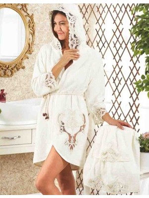 Zeynoceyiz Fransız Dantelli Bayan Bornoz Seti 3 Parça Krem
