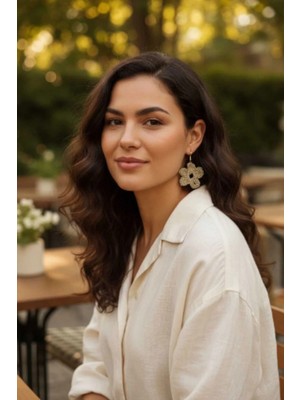 Tokuşka Örgü Rafya Çiçek Model Sallantılı Küpe