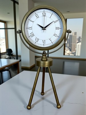 Norino Zentime Eskitme Vintage Üç Ayaklı Masa Saati