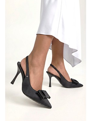 Gökhan Talay Nivelle Esnek Yumuşak Kaymaz Taban (8 Cm) Siyah Süet  Açık Lastikli Köşe Fiyonk Kadın Topuklu Ayakkabı