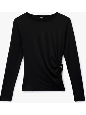 Koton Slim Fit Uzun Kollu Bisiklet Yaka Metal Aksesuarlı Tişört