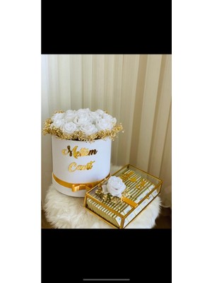 Özbience Kutuda Isteme Çiçeği ve Nişan Çikolatası Seti, Beyaz Güllerle Şıklık Sağlar