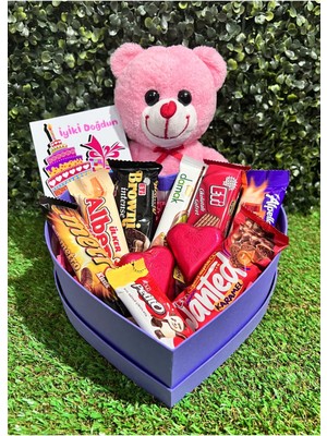 Özbience Sevgiliye Pembe Ayıcık ve Mor Kalp Çikolatalı Doğum Günü Hediye Kutusu