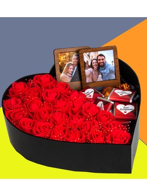 Özbience Sevgililer Gününe Özel Fotoğraflı Kalp Kutu, Çiçek ve Çikolata Buketi Seti