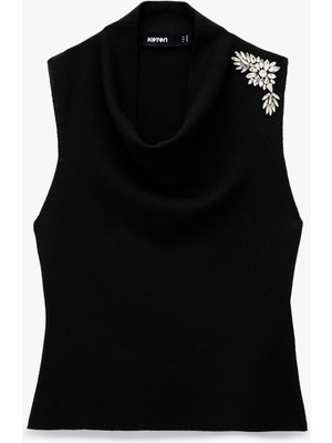 Koton Kolsuz Degaje Dik Yaka Taşlı Triko Bluz