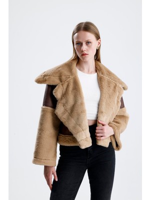 Velizade Peluş Detaylı Kahverengi Süet Görünümlü Eskitme Biker Mont Kışlık Crop Kesim Kürk Yakalı Ceket