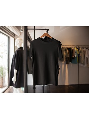 Ceolmhor Basic Siyah Tişört | Modern Rahat Stil | Regular Kalıp – Ceolmhor