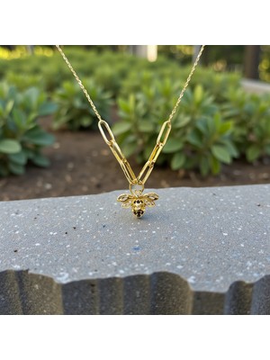 Nova Grup Arı Figürlü Zirkon Taşlı 14 Ayar Altın Kolye
