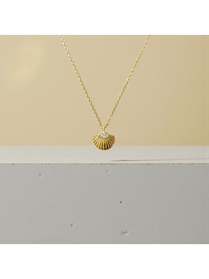 Nova Grup Deniz Kabuğu Figürlü Zirkon Taşlı 14 Ayar Altın Kolye