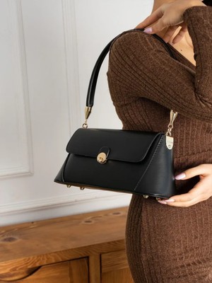 Rivina Kadın Gold Detaylı Kapaklı El ve Omuz Çantası