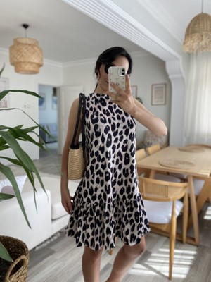 Cottonlab Kadın Kolsuz Sırttan Bağlamalı Fırfırlı Leopar Desenli Süprem Elbise