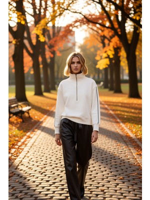 Benerly Kadın Dik Yaka Fermuarlı Düşük Kol Regular Kesim Örme Sweatshirt Fonksiyonel Dayanıklı Şık