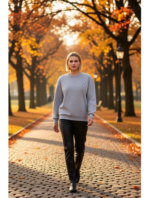 Benerly Kadın Bisiklet Yaka Düşük Kol Nakışlı Regular Kalıp Örme Sweatshirt Fonksiyonel Dayanıklı Şık