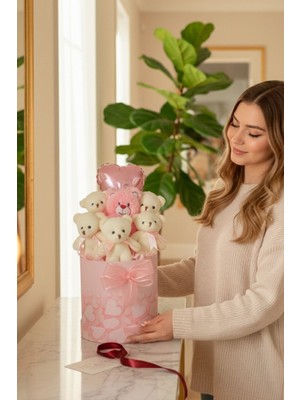 Sole Premium Silindir Pembe Kalpli Kutusunda, Kalpli Balonlu 6’lı Pembe Ayıcık Buketi
