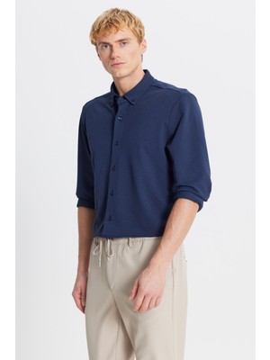 Pamuklu Tailored Slim Fit Dar Kesim Düğmeli Yaka Örme Gömlek