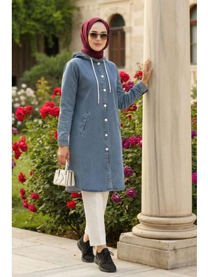 Kadın Kapüşonlu, Düğmeli ve Uzun Kot Mavi Ceket