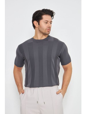 Zinox Erkek Kısa Kollu Bisiklet Yaka Düz Kabartma Desen Yaza Uygun ve Günlük Kullanıma Şık Rahat Triko