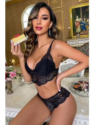 Kadın Siyah Dantel Bralet ve Slip Külotlu Iç Çamaşır Takımı