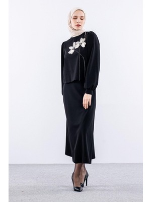 Ribana Classic Kadın Mevsimlik Dokuma Kumaş Çiçek Aksesuarlı Sweatshirt ve Beli Lastikli Scuba Etekli Takım