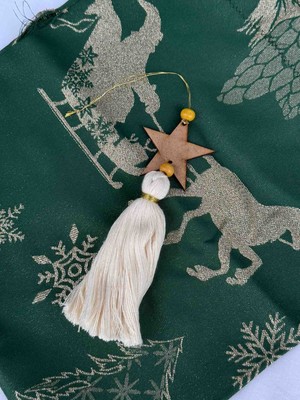 Sfenks. Yılbaşı Ağacı Asma Süsü – Parlak Altın Melek Figürü Dekoratif Yeni Yıl Süsü