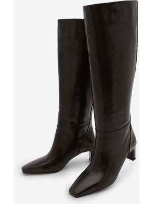 Marjin Kadın Küt Burun Fermuarsız Körüklü Kalın Topuklu Çizme Doreka Kahve