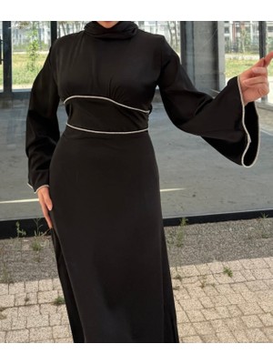 Manşeti ve Bel Taş Işlemeli Saten Abiye