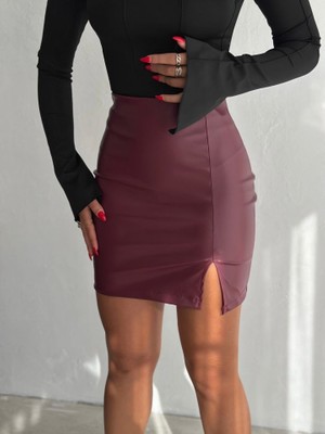 Kolleksa Kadın Yüksel Bel Yırtmaç Detay Mini Deri Etek