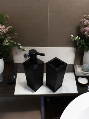 Özbience Modern Siyah Kare Banyo Seti: Sıvı Sabunluk ve Diş Fırçalık