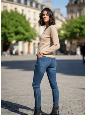 Yusgos Kadın V Yaka Göğüs Nakışlı Çelik Örgü Yüksek Kaliteli Triko Kazak