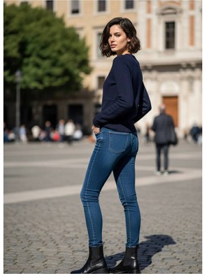 Yusgos Kadın V Yaka Göğüs Nakışlı Çelik Örgü Yüksek Kaliteli Triko Kazak