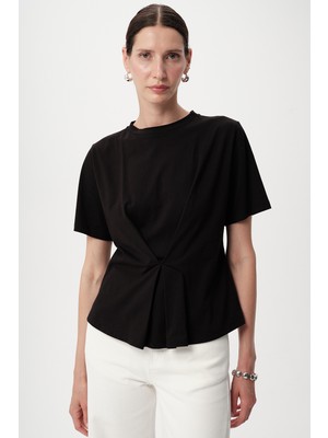 Allyco Fiyonk Görünümlü Bisiklet Yaka Örme Tişört