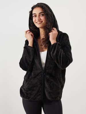 LC Waikiki Shining Store'dan Işıltılı Seçimler | Kapüşonlu Pelüş Kadın Pijama Üstü