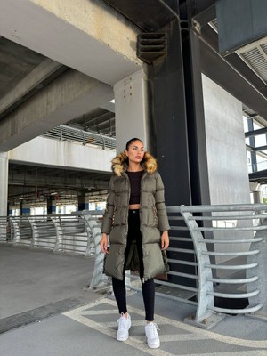 Merlavin Kadın Kürk Detay Kapüşonlu Metal Çıtçıtlı Cepli Ithal Kumaş Uzun Şişme Mont