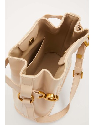 Levidor Şık Büzgü Detaylı Omuz Çantası – Günlük ve Gece Kullanımına Uygun Zarif Model