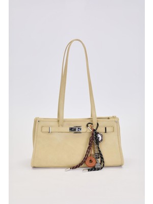 Levidor Metal Kilit Charm Detaylı Kadın Omuz Çantası | Şık ve Modern