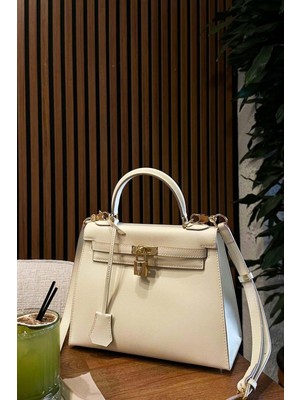 Levidor Şık Kare Şerit Detaylı El Çantası – Modern Kadın Kombinleri Için Zarif Seçim