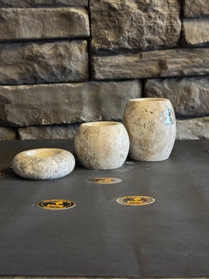 Feyza Design Silver Traverten 3’lü Mumluk Seti, Doğal Şıklık ve Sıcak Atmosfer Yaratır