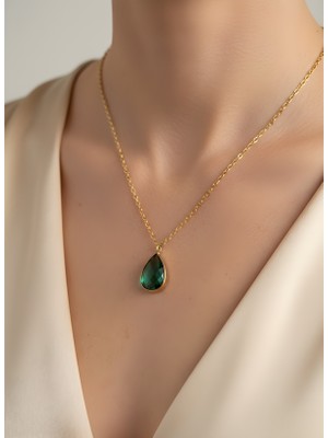 NKT Collection Zümrüt Yeşili Taş Detaylı Damla Kolye