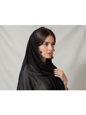 Arzum Çeyiz El Işi Iğne Oyası Mevlüt Başörtüsü 140 * 70 cm Boyutunda - Siyah Erik Çiçek Model