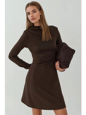 Hiccup Kadın Yuvarlak Yakalı Drapeli Mini Elbise Kestane Kahvesi
