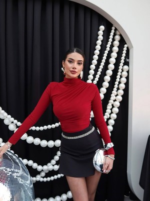 Esra Helvacı Omuz Bel Pile Detaylı Bluz