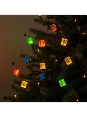 Coverzone Pilli 4 Metre 20 LED Çok Renkli Hediye Kutusu Şeklinde Noel Ağacı Işıkları - Mini Kare Küp Desenli Yılbaşı Süsleme Zinciri - Kolay Kurulumlu Iç Mekan Dekorasyon Lambası Mz-2