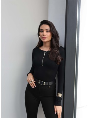 Esra Helvacı Kayık Yaka Transparan Bluz