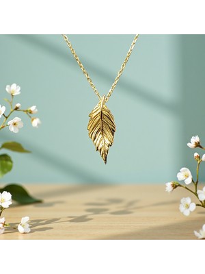Nova Grup Yaprak Figürlü 14 Ayar Altın Kolye