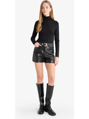 DeFacto Normal Bel Kısa Paça Suni Deri Şort G1666AX25WN